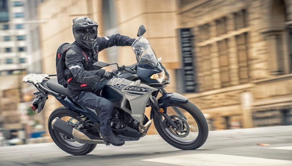 Kawasaki Versys-X 300 official image